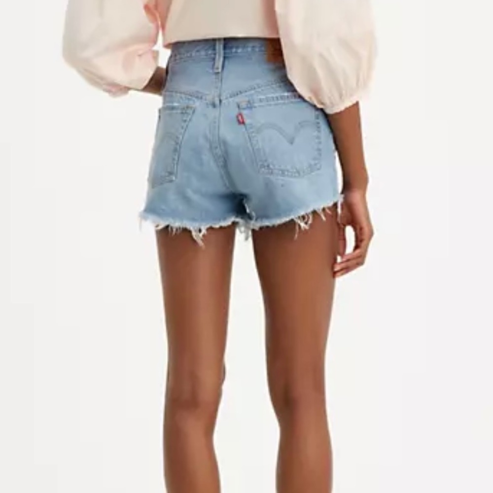 LEVI’S SHORTS - Picture 3 of 4